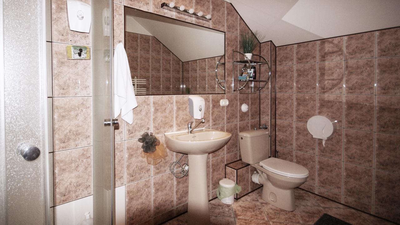 Villa Alris Bialystok Bagian luar foto